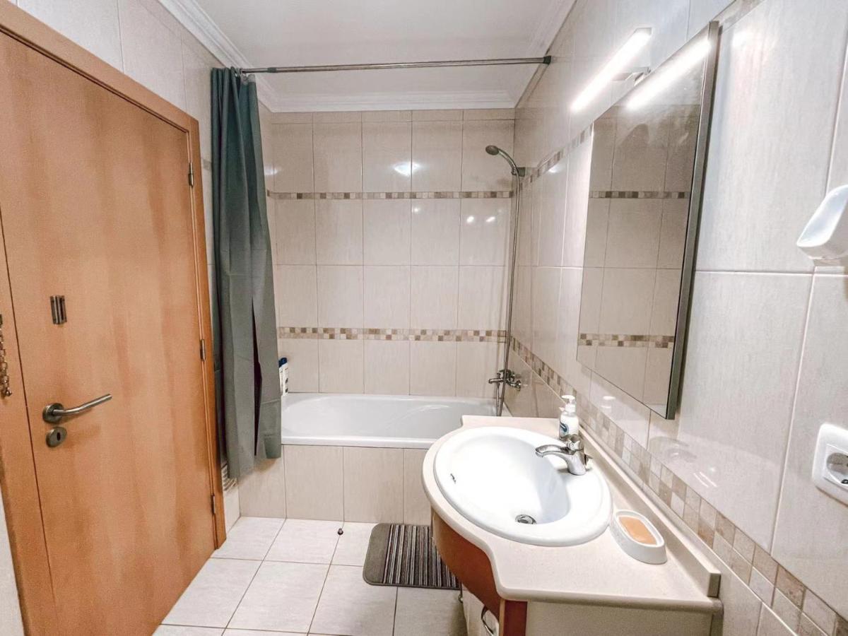 Peniche Master Bedroom With Sea View Balcony, Private Bathroom, Shared Kitchen, Swimming Pool, Surfing Resort Atouguia Da Baleia Esterno foto