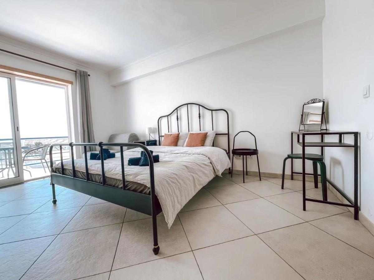 Peniche Master Bedroom With Sea View Balcony, Private Bathroom, Shared Kitchen, Swimming Pool, Surfing Resort Atouguia Da Baleia Esterno foto