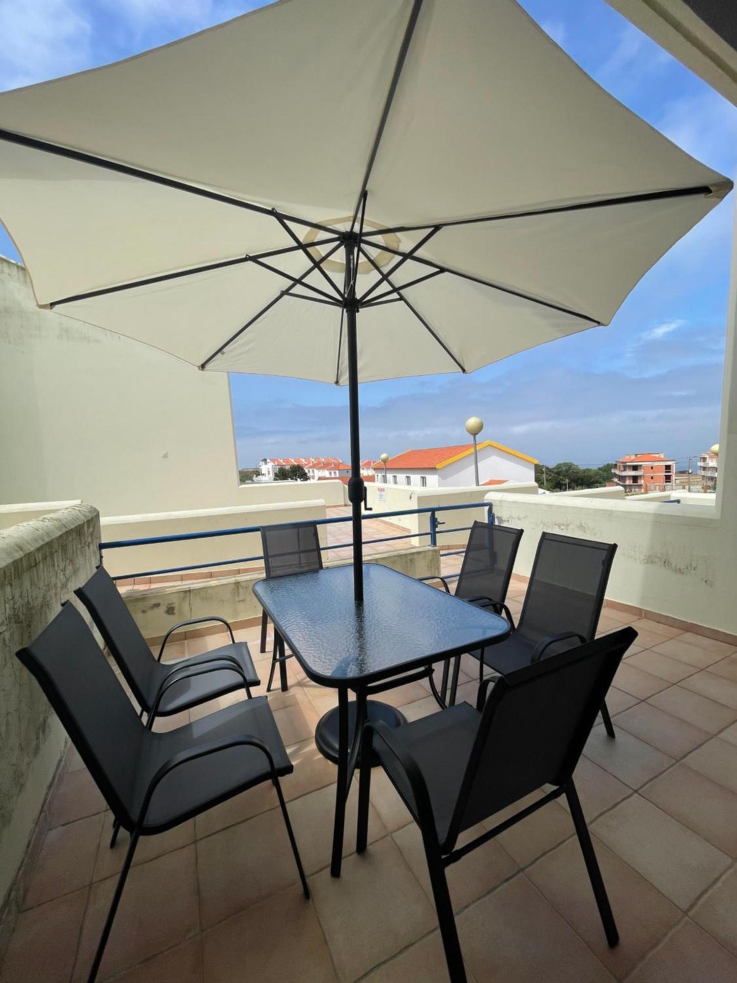 Peniche Master Bedroom With Sea View Balcony, Private Bathroom, Shared Kitchen, Swimming Pool, Surfing Resort Atouguia Da Baleia Esterno foto